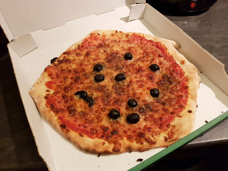 La pizza de la pergola à courseulles-sur-mer est trop bonne ! 