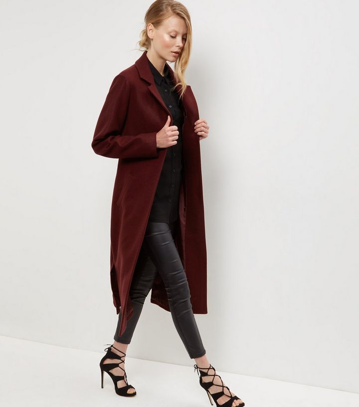 Manteau bordeaux de new look. Il est maxi et oversize